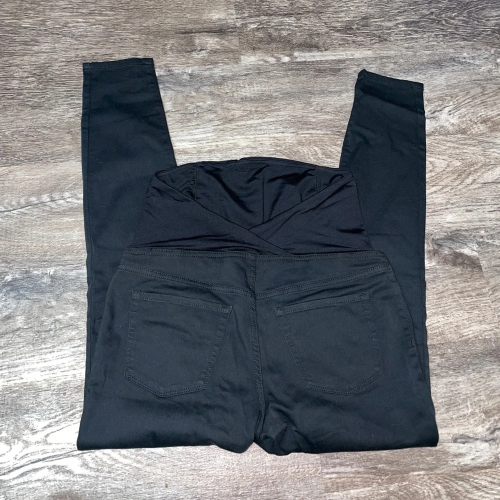 Size 6 Isabel Maternity by Ingrid & Isbael - Black Skinny Jeggings